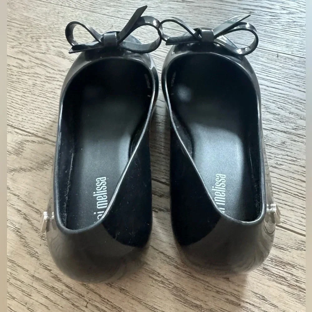 MINI MELISSA Ultragirl Bow girls size 1 New never worn